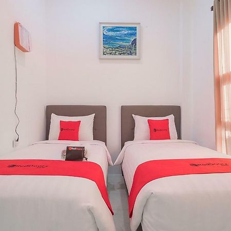 Reddoorz Near Jatinangor Town Square Ξενοδοχείο Εξωτερικό φωτογραφία
