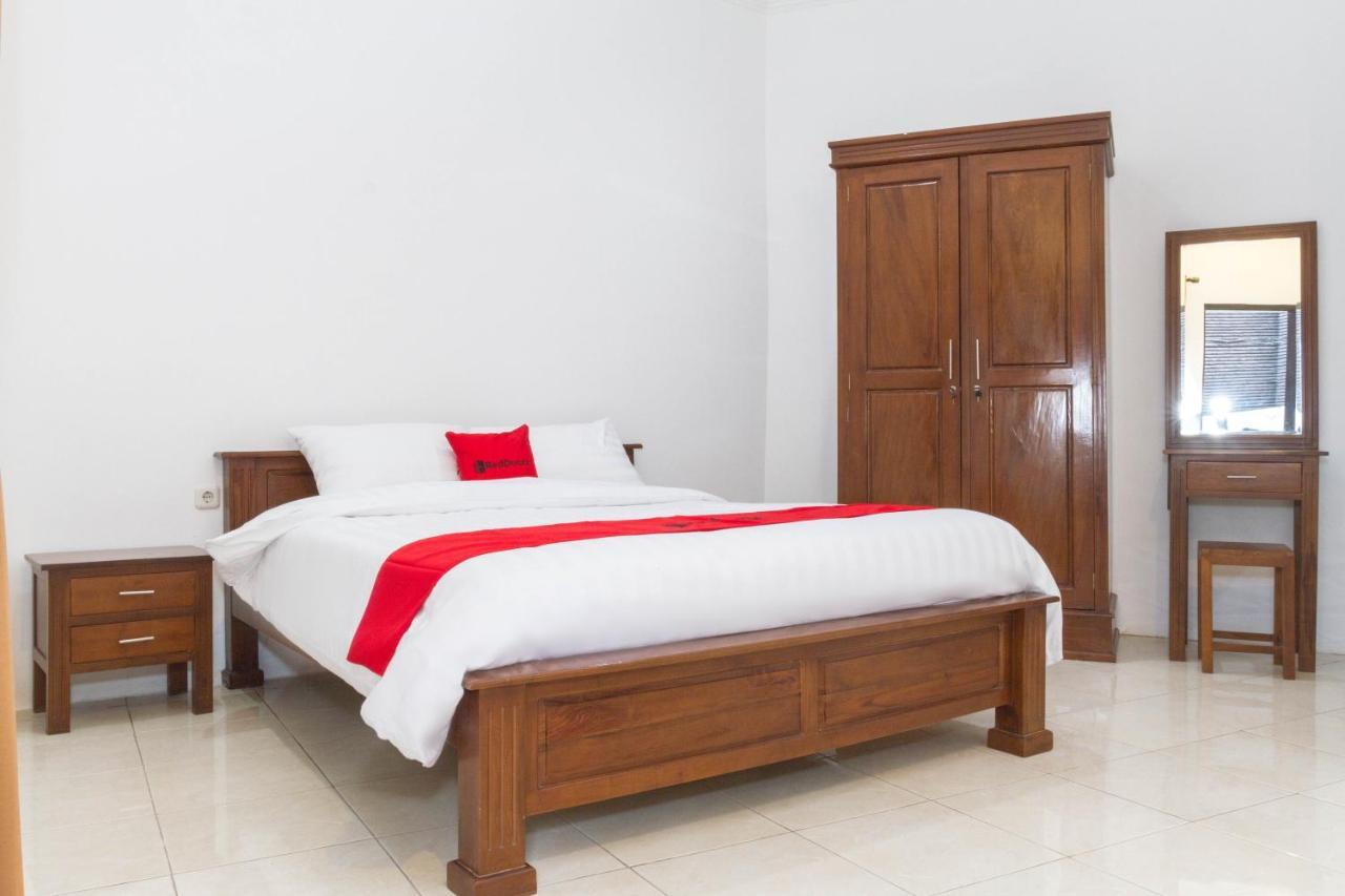 Reddoorz Near Jatinangor Town Square Ξενοδοχείο Εξωτερικό φωτογραφία