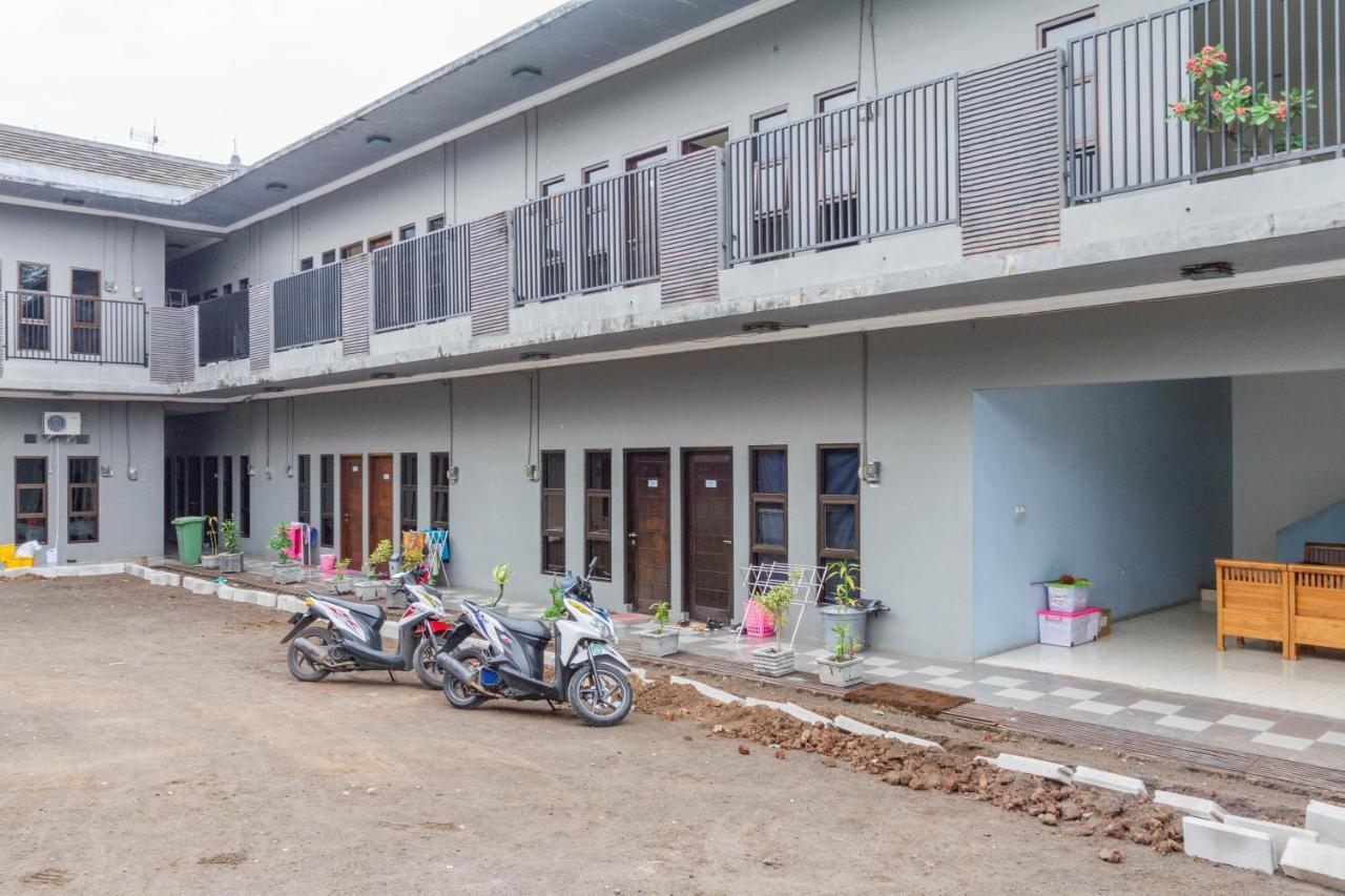 Reddoorz Near Jatinangor Town Square Ξενοδοχείο Εξωτερικό φωτογραφία