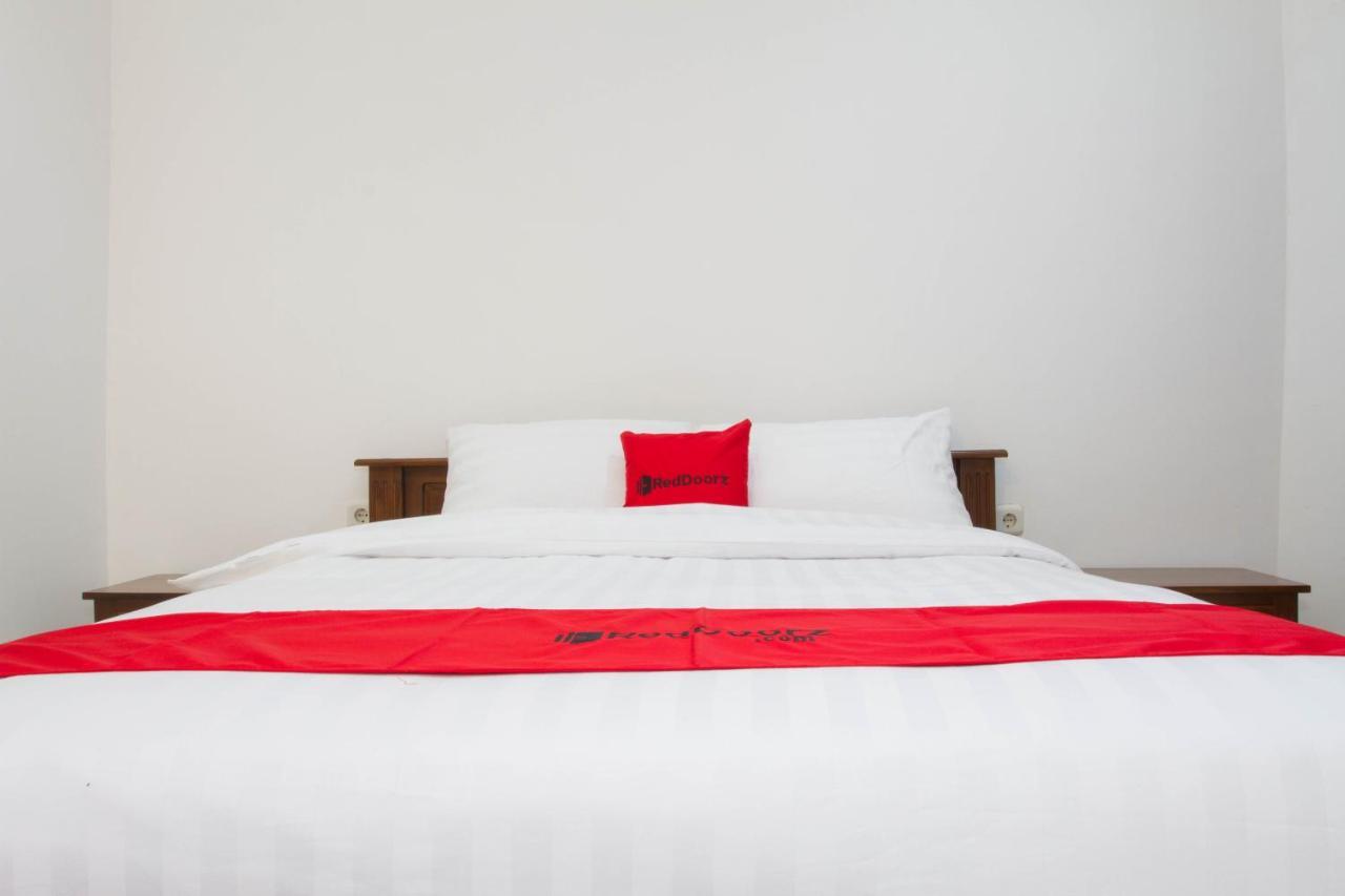 Reddoorz Near Jatinangor Town Square Ξενοδοχείο Εξωτερικό φωτογραφία