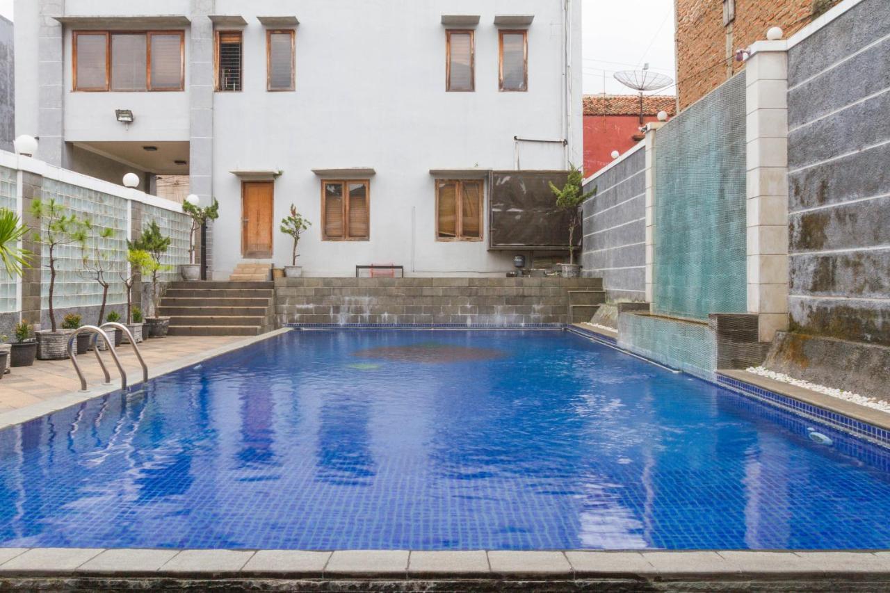 Reddoorz Near Jatinangor Town Square Ξενοδοχείο Εξωτερικό φωτογραφία