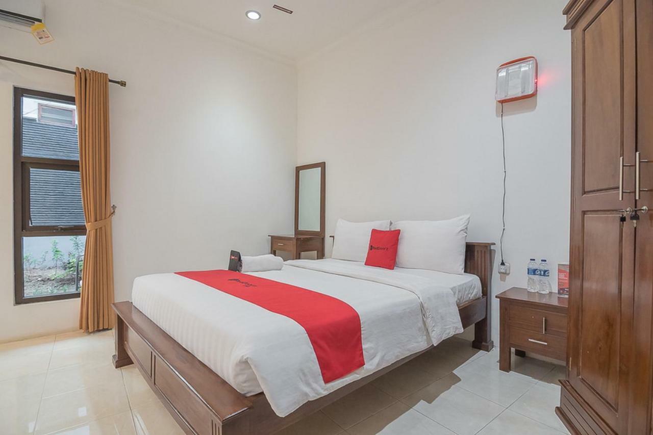 Reddoorz Near Jatinangor Town Square Ξενοδοχείο Εξωτερικό φωτογραφία