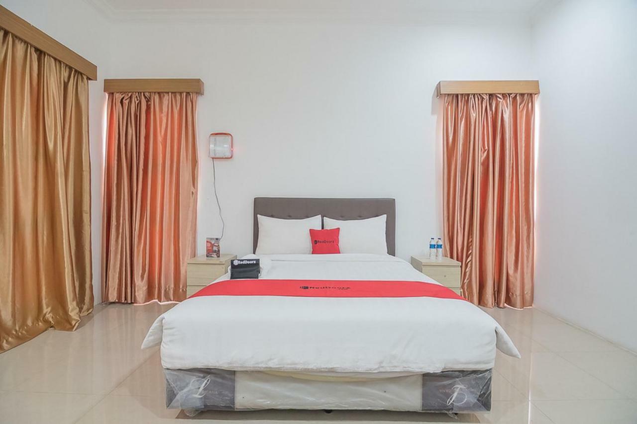Reddoorz Near Jatinangor Town Square Ξενοδοχείο Εξωτερικό φωτογραφία