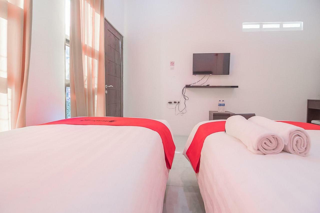 Reddoorz Near Jatinangor Town Square Ξενοδοχείο Εξωτερικό φωτογραφία