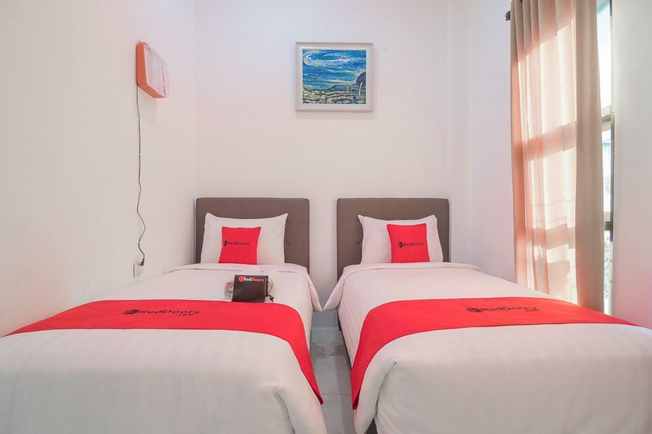 Reddoorz Near Jatinangor Town Square Ξενοδοχείο Εξωτερικό φωτογραφία