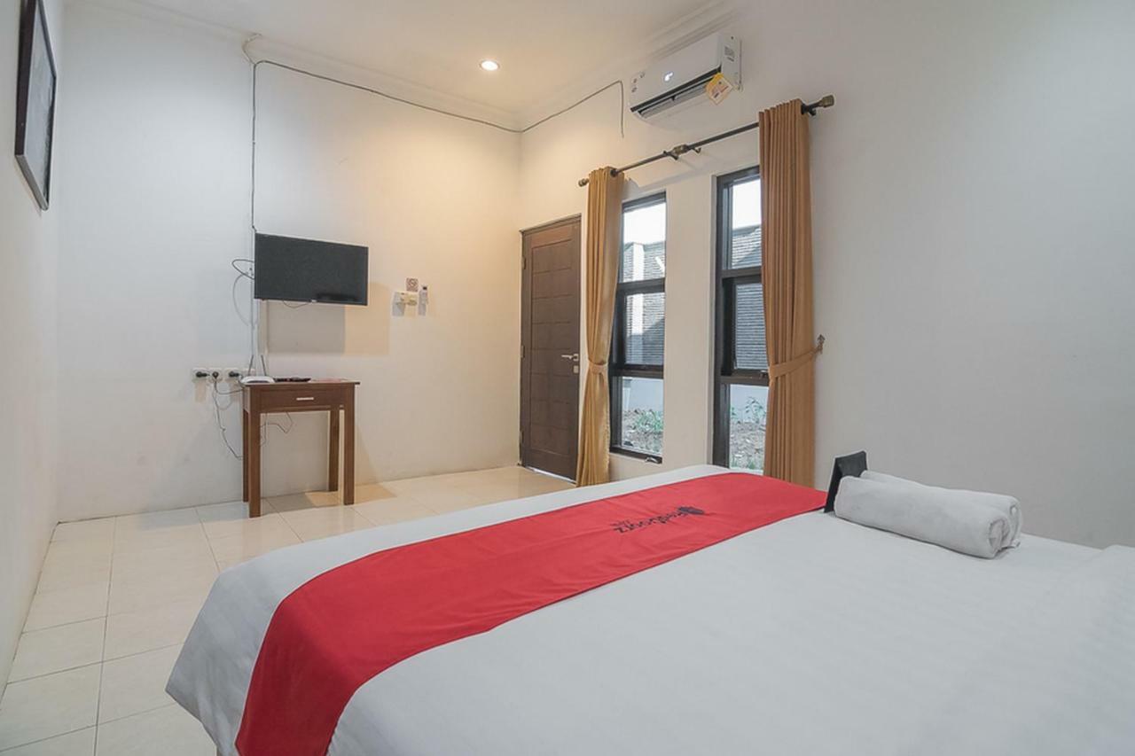 Reddoorz Near Jatinangor Town Square Ξενοδοχείο Εξωτερικό φωτογραφία